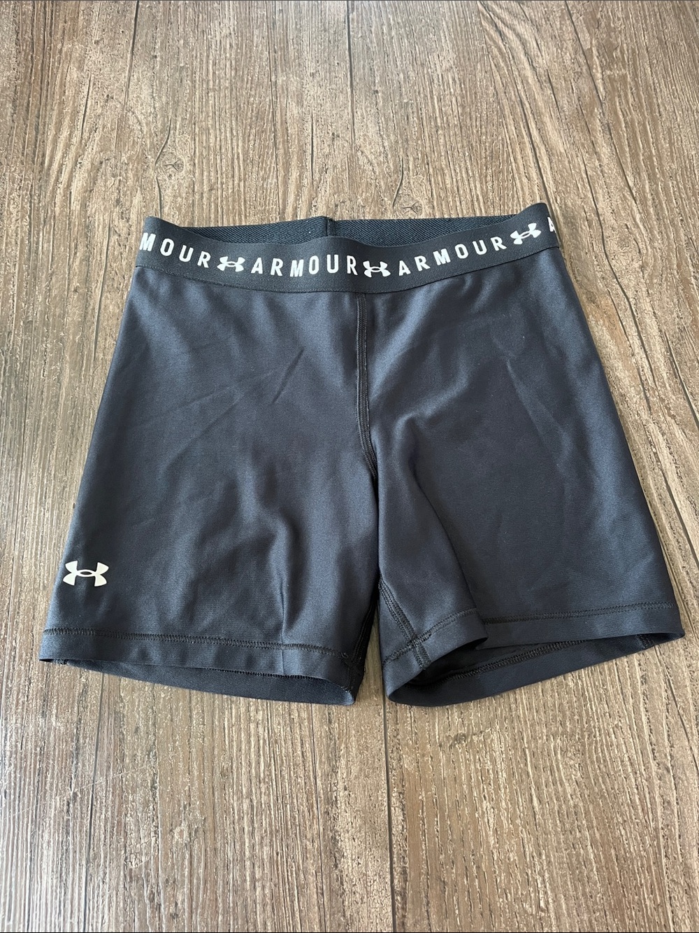 Under Armour Women's Black Logo Waistband Bike Shorts